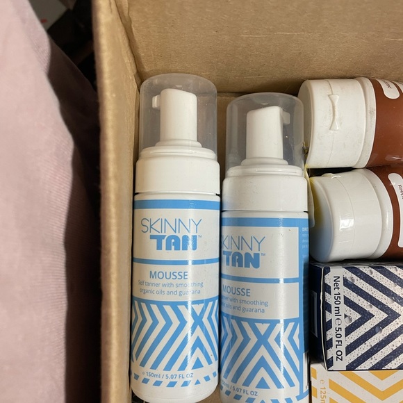 Skinny Tan Set and Tanning Mitt - Picture 4 of 12